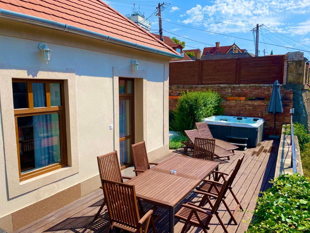 Terrace Apartman Prémium Belváros Jacuzzival Apartment Veszprém Exterior foto